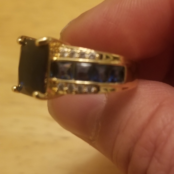 Sapphire, cubic zirconia golden ring. - Picture 2 of 4